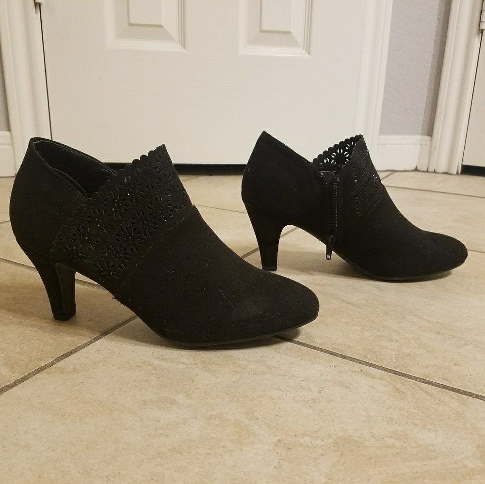 Black heel booties